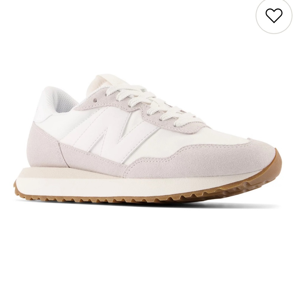 NWT New Balance 237 Nimbus Cloud Women's White Sneakers - 9.5